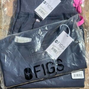Figs scrub set medium navy sky limited edition NWT